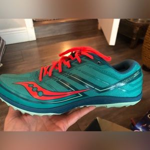Saucony XC7 track shoes barely worn